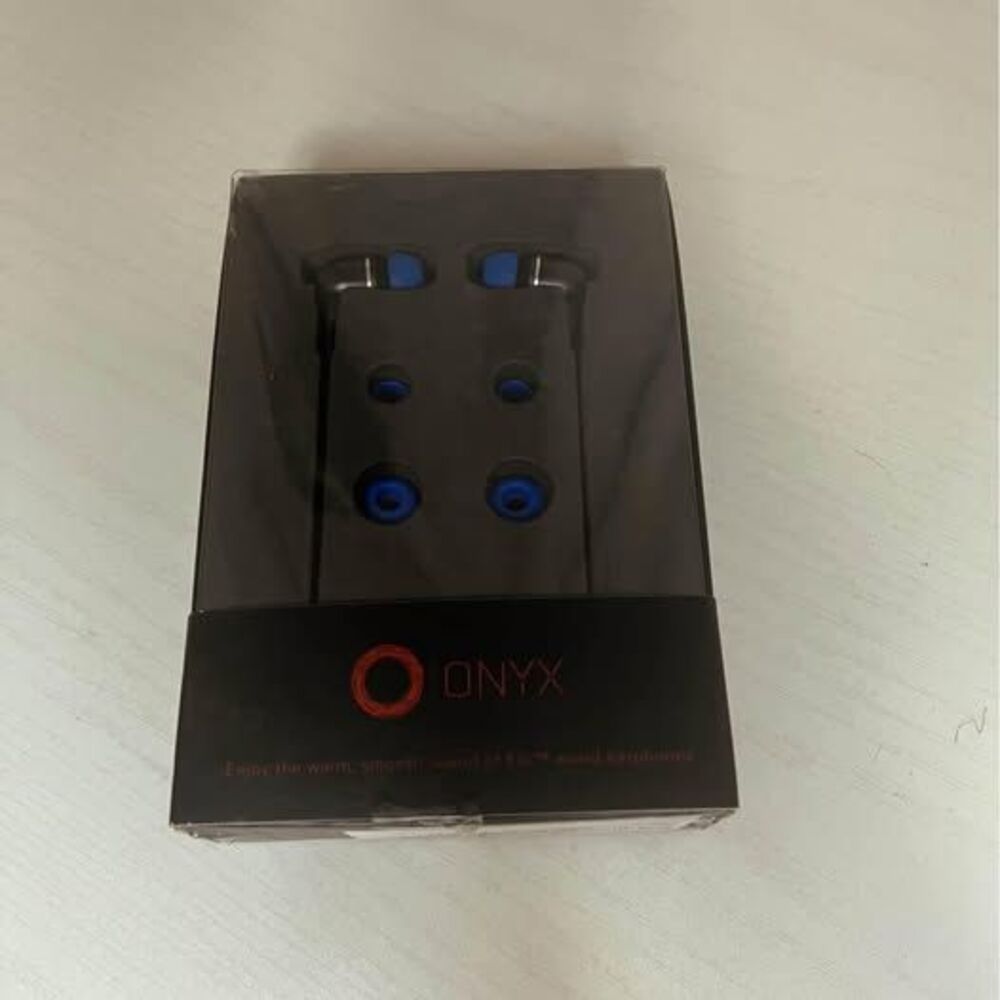 Onyx - Real Wood Sound Isolating In-Ear Headphones - Picture 4 of 4